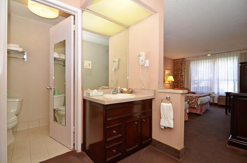 County Inn Mountain View Room photo